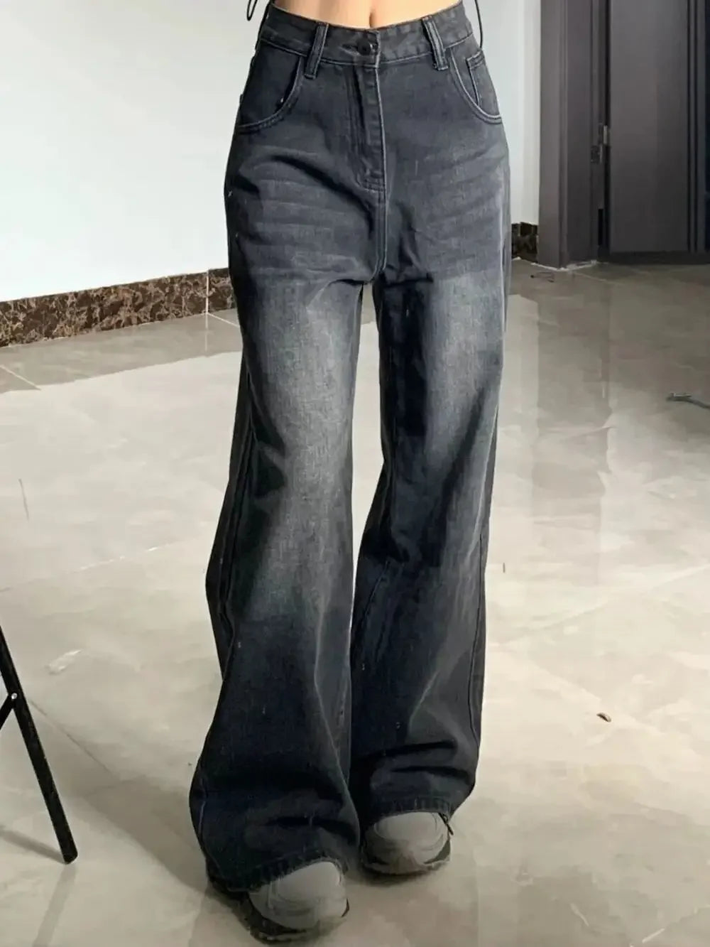 Högmidjade Jeans med Utsvängda Ben
