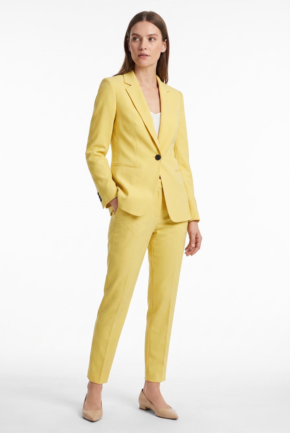 Elsie Tailored Two-Piece Suit - AI fashion image 3
