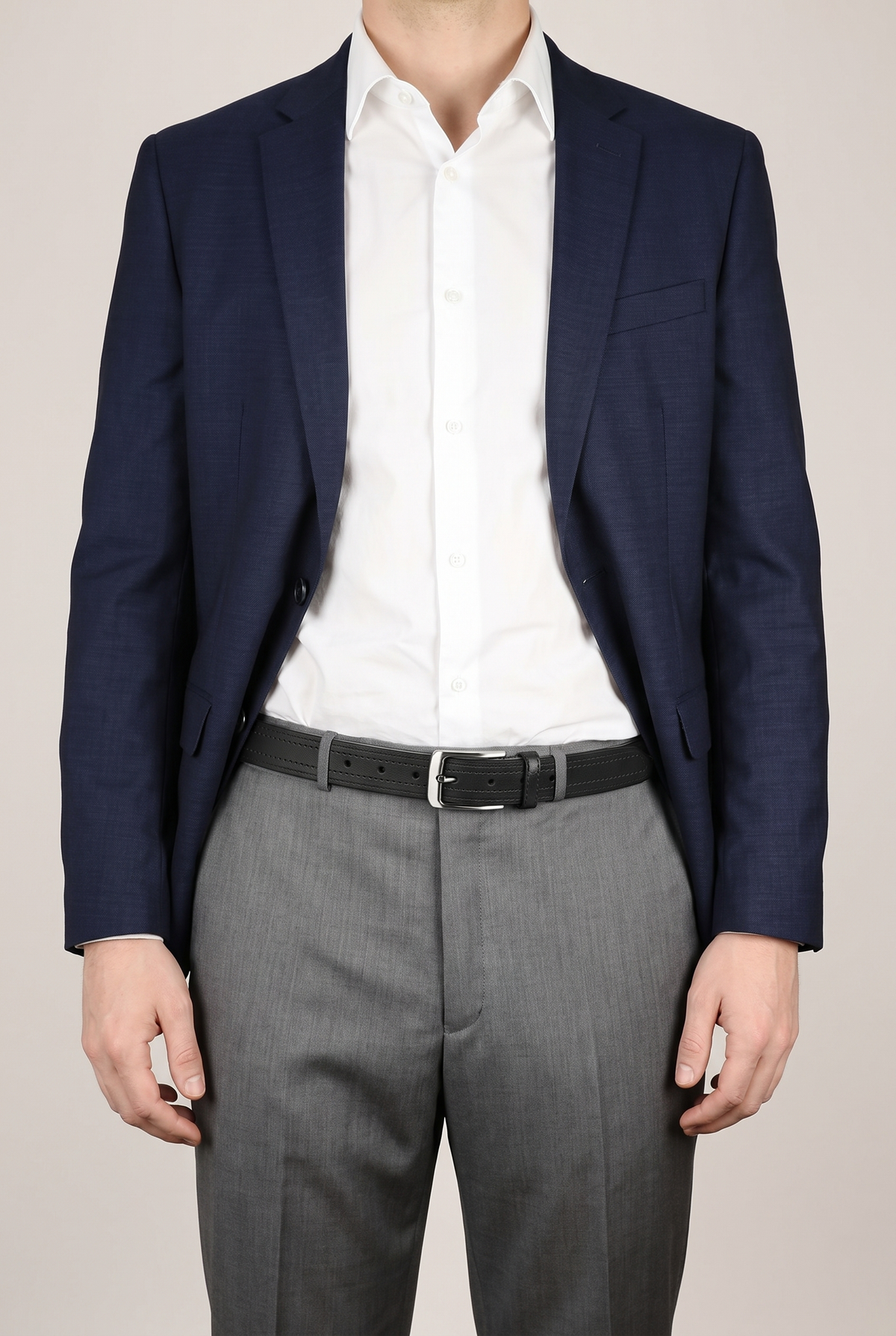 Rowan Pin-Buckle Leather Belt - Svart - worn frontal
