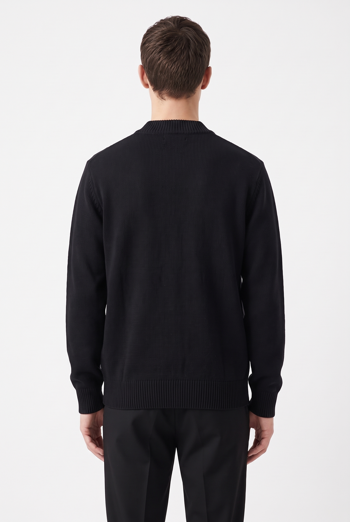 Rundhalsad Kofta i 100 % Ull - Svart